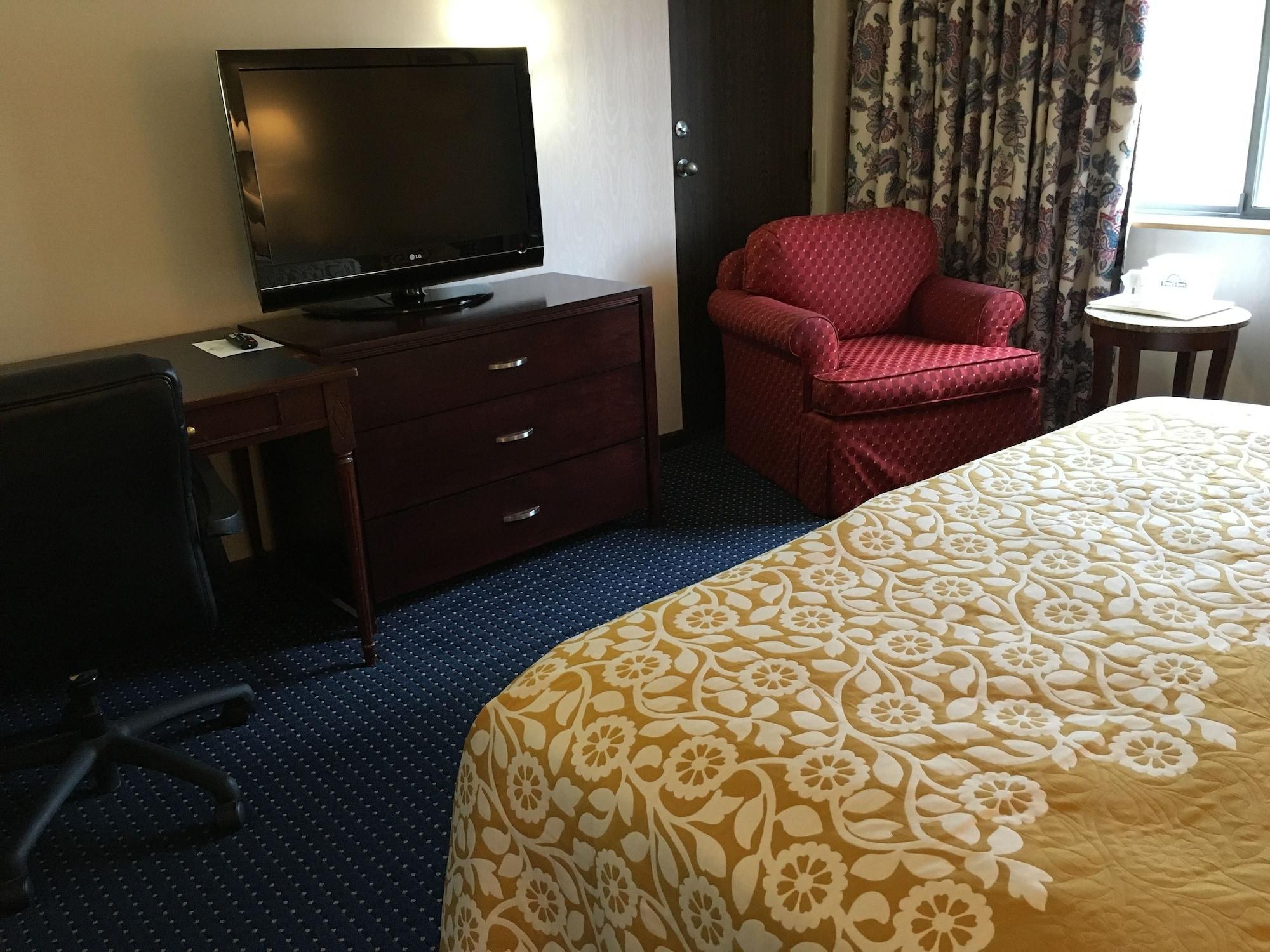 Days Inn By Wyndham Berlin Meriden Ngoại thất bức ảnh