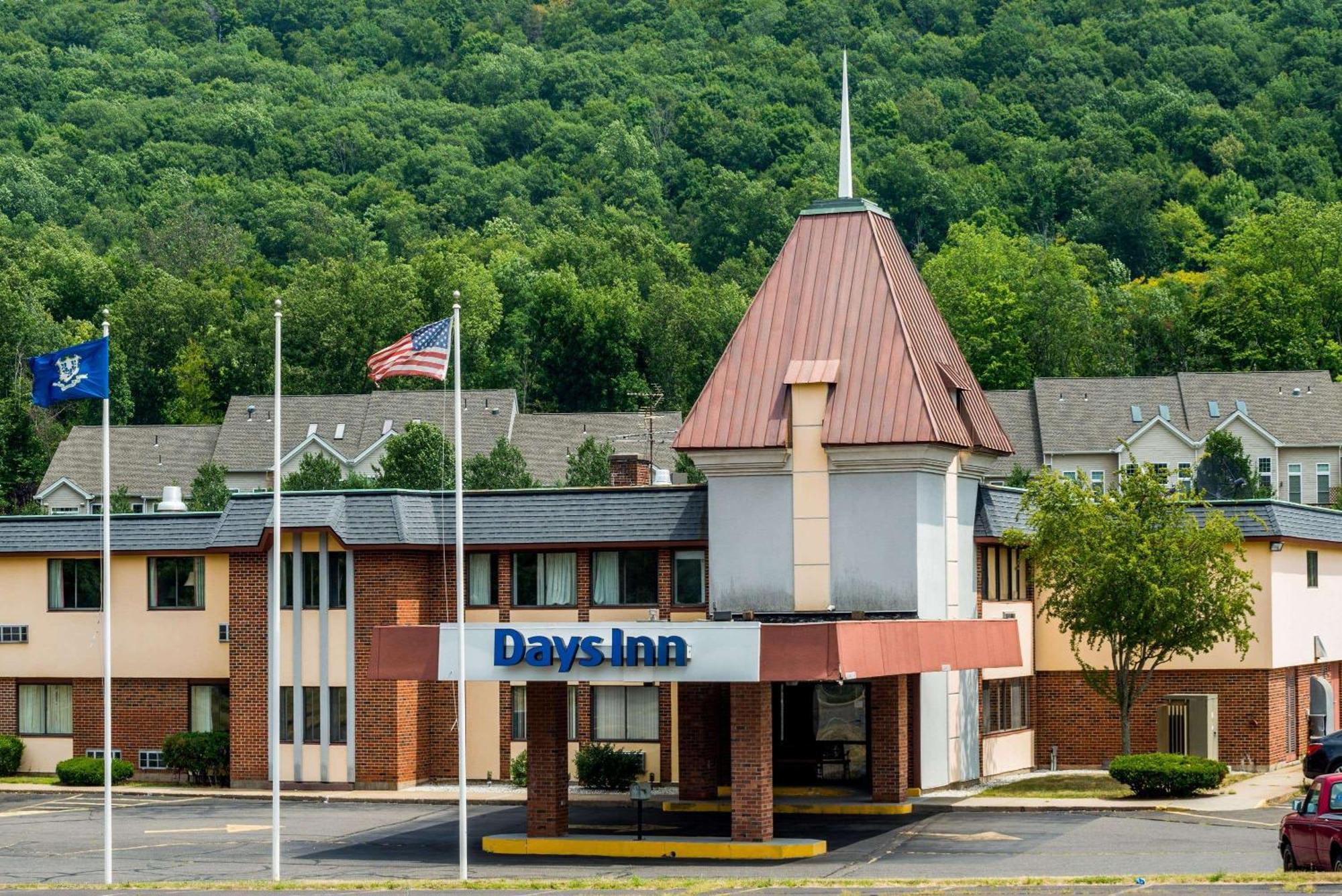 Days Inn By Wyndham Berlin Meriden Ngoại thất bức ảnh